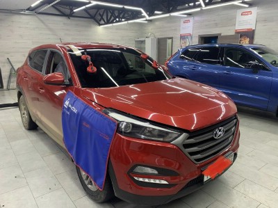 Установка лобового стекла Hyundai Tucson 2015-