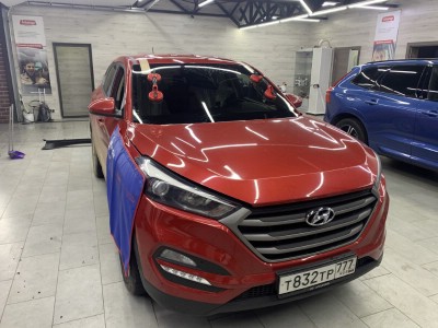 Установка лобового стекла Hyundai Tucson 2015-