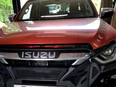 Установка лобового стекла Isuzu DMax II 2012-