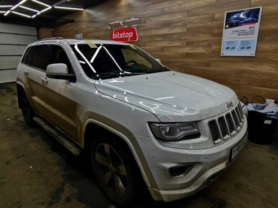 Установка лобового стекла Jeep Grand Cherokee IV 2013-