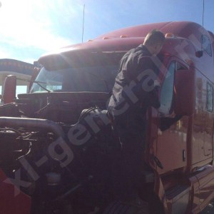 Установка автостекла Kenworth Conventional T2000 PeterbiIt 387