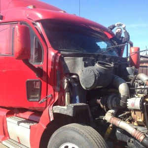 Установка автостекла Kenworth Conventional T2000 PeterbiIt 387