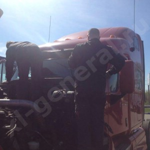 Установка автостекла Kenworth Conventional T2000 PeterbiIt 387