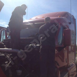 Установка автостекла Kenworth Conventional T2000 PeterbiIt 387