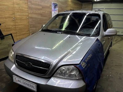 Установка лобового стекла Kia Carnival I 2002-2006