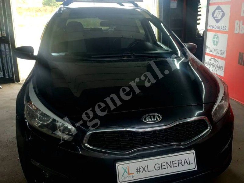 Установка лобового стекла Kia Ceed -