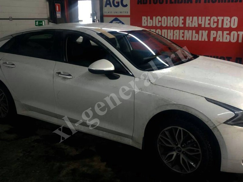 Установка лобового стекла Kia K5 2019-