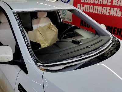 Установка лобового стекла Kia Rio III 2011-2017