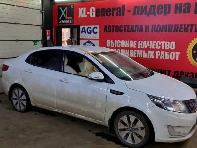 Установка лобового стекла Kia Rio III 2011-2017