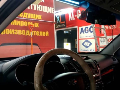 Установка лобового стекла Kia Sorento XM 2009-2021