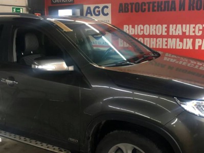 Установка лобового стекла Kia Sorento (XM) 2009-2021