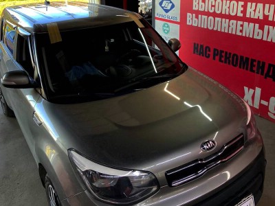 Установка лобового стекла Kia Soul PS 5D HB 2014-2019