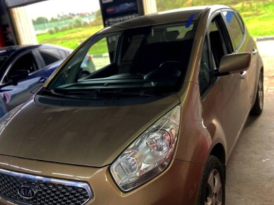 Установка лобового стекла Kia Venga 2010-2017