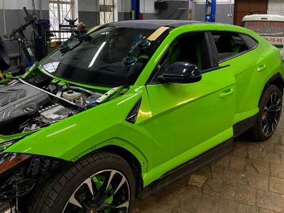 Установка лобового стекла Lamborghini URUS 2017-2022