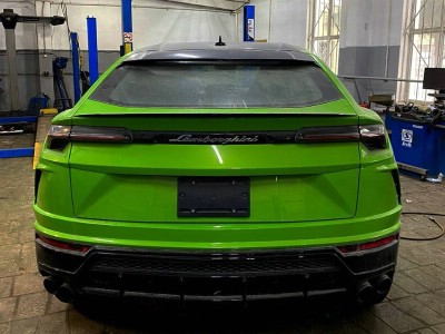 Установка лобового стекла Lamborghini URUS 2017-2022