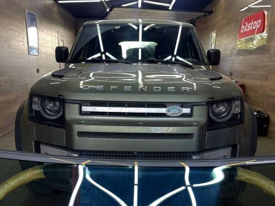 Установка лобового стекла Land Rover Defender II 2019-2023