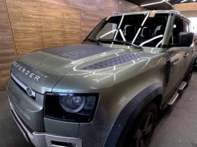 Установка лобового стекла Land Rover Defender II 2019-2023