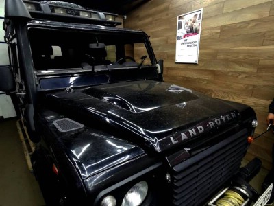 Установка лобового стекла Landrover Defender -