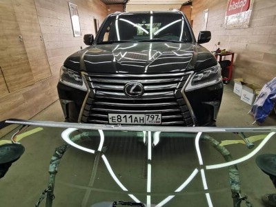 Установка лобового стекла Lexus LX 570 2015-