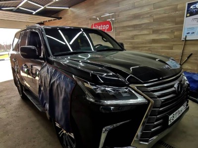 Установка лобового стекла Lexus LX 570 2015-