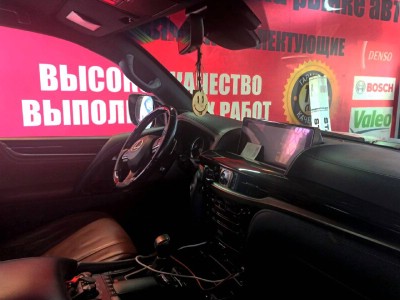 Установка лобового стекла Lexus LX570 2015-