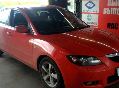 Установка лобового стекла Mazda 3 2006-2009