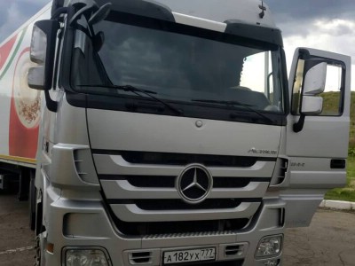 Установка лобового стекла Mercedes Actros