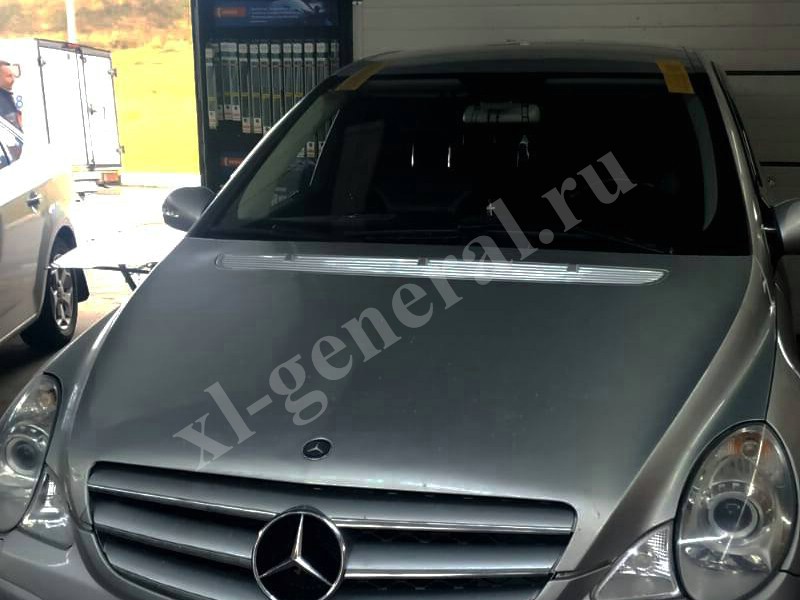 Установка автостекла Mercedes R-Class W251 2005-2013