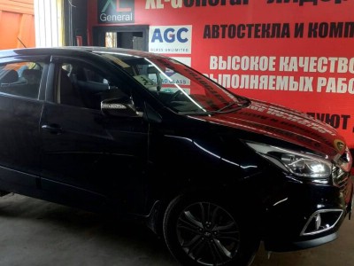 Установка лобового стекла Hyundai iX35 5D -