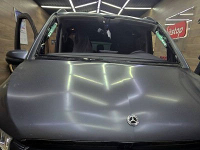 Установка лобового стекла Mercedes W447 -