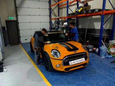 Установка лобового стекла Mini Cooper F56 2014-