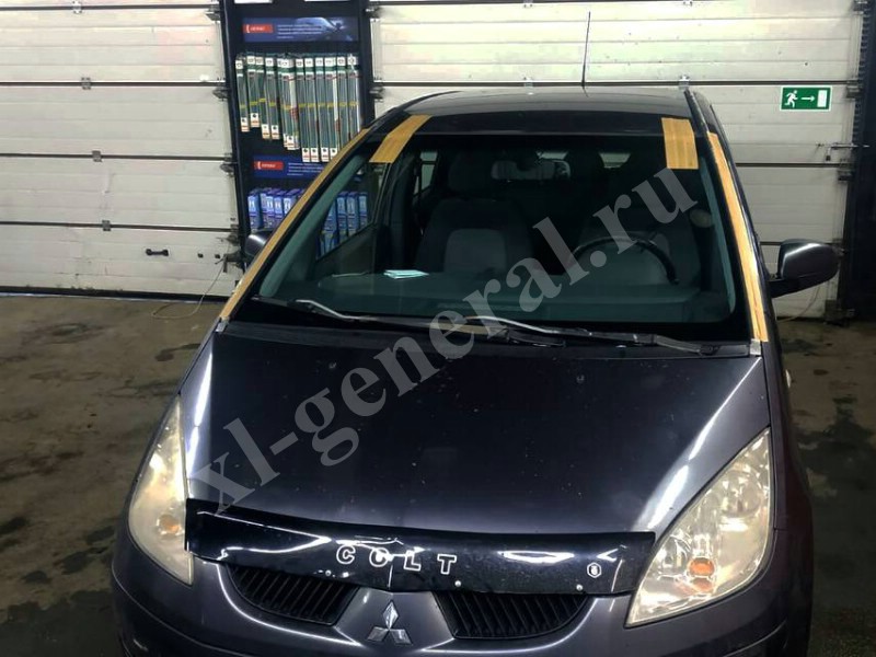 Установка лобового стекла Mitsubishi Colt 2002-2011