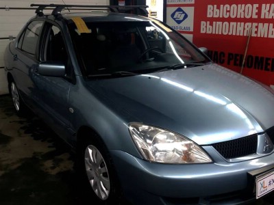 Установка лобового стекла Mitsubishi Lancer IX 2003-2010