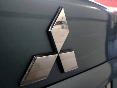 Установка лобового стекла Mitsubishi Lancer IX 2003-2010