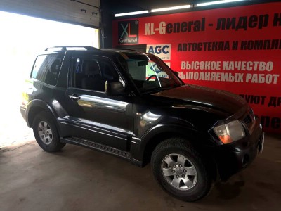 Установка лобового стекла Mitsubishi Pajero III 1999-2006