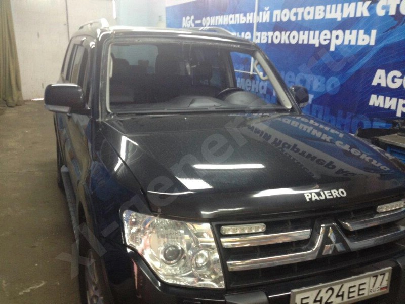 Установка лобового стекла Mitsubishi Pajero IV