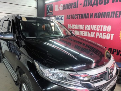 Установка лобового стекла Mitsubishi Pajero Sport 2015-