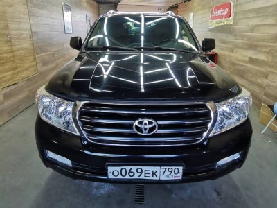 Установка автостекла Toyota Land Cruiser 200