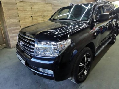 Установка лобового стекла Toyota Land Cruiser 200