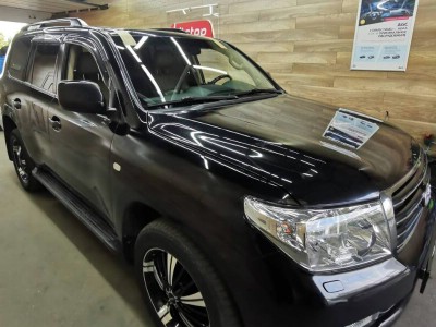 Установка лобового стекла Toyota Land Cruiser 200