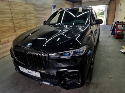 Установка лобового стекла BMW X7 -