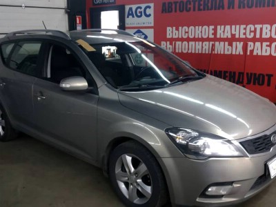 Установка лобового стекла Kia Ceed -