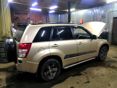 Установка лобового стекла Suzuki Grand Vitara 2005-