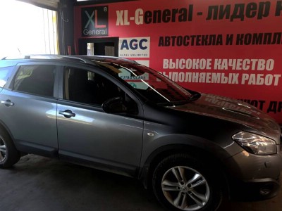 Установка лобового стекла Nissan Qashqai 2006-2014