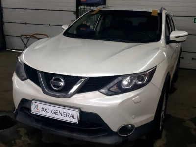 Установка лобового стекла Nissan Qashqai 2014-2018