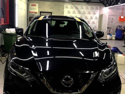 Установка лобового стекла Nissan Qashqai P32S -
