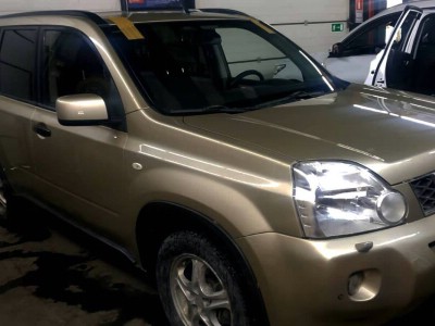 Установка лобового стекла Nissan X-Trail T31 2007-2015