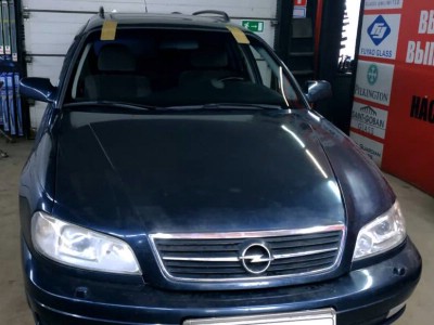 Установка лобового стекла Opel Omega B 5D Wagon 1994-2003