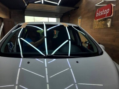 Установка лобового стекла Peugeot 308 -