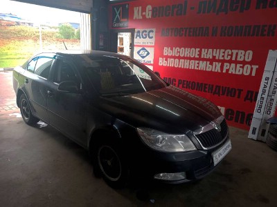 Установка лобового стекла Skoda Octavia A5 2009-2013